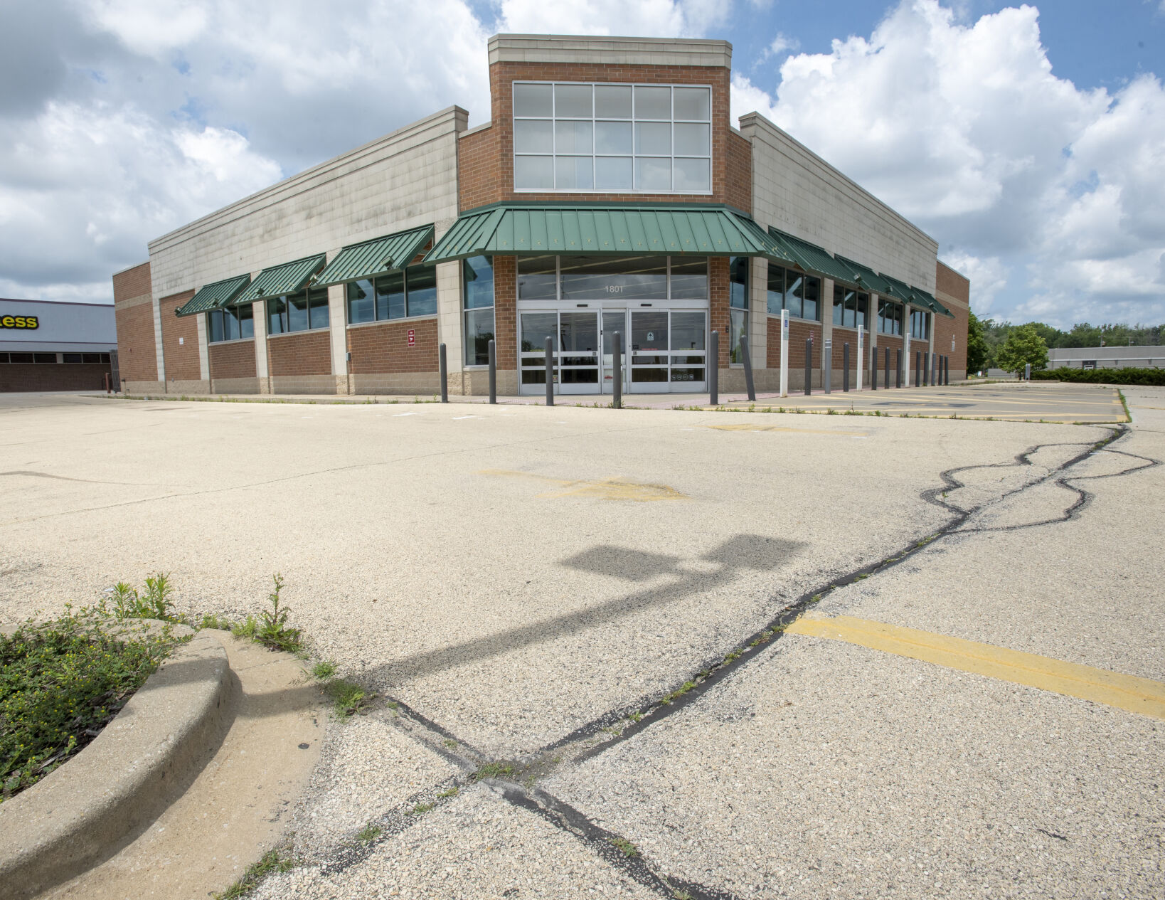 06212025 Walgreens closed
